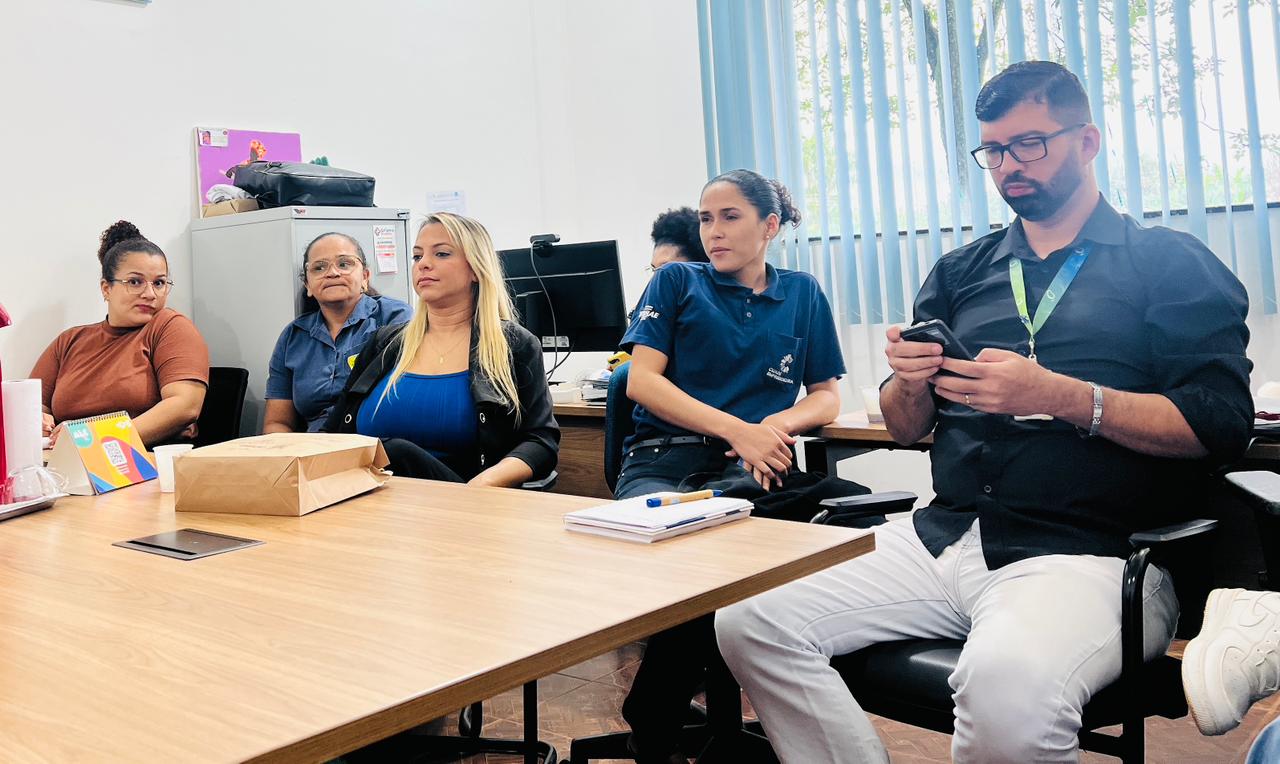 Encontro t&eacute;cnico apresenta o Diagn&oacute;stico do &Iacute;ndice de Ambiente de Neg&oacute;cios, que ir&aacute; orientar pol&iacute;ticas p&uacute;blicas e a simplifica&ccedil;&atilde;o de processos no munic&iacute;pio.