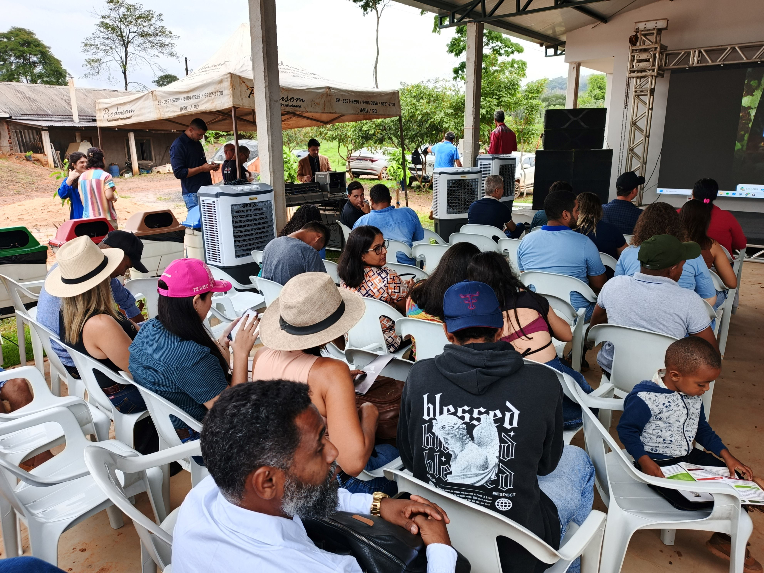 Evento reuniu participantes de v&aacute;rias regi&otilde;es do estado em uma troca de experi&ecirc;ncias no campo.