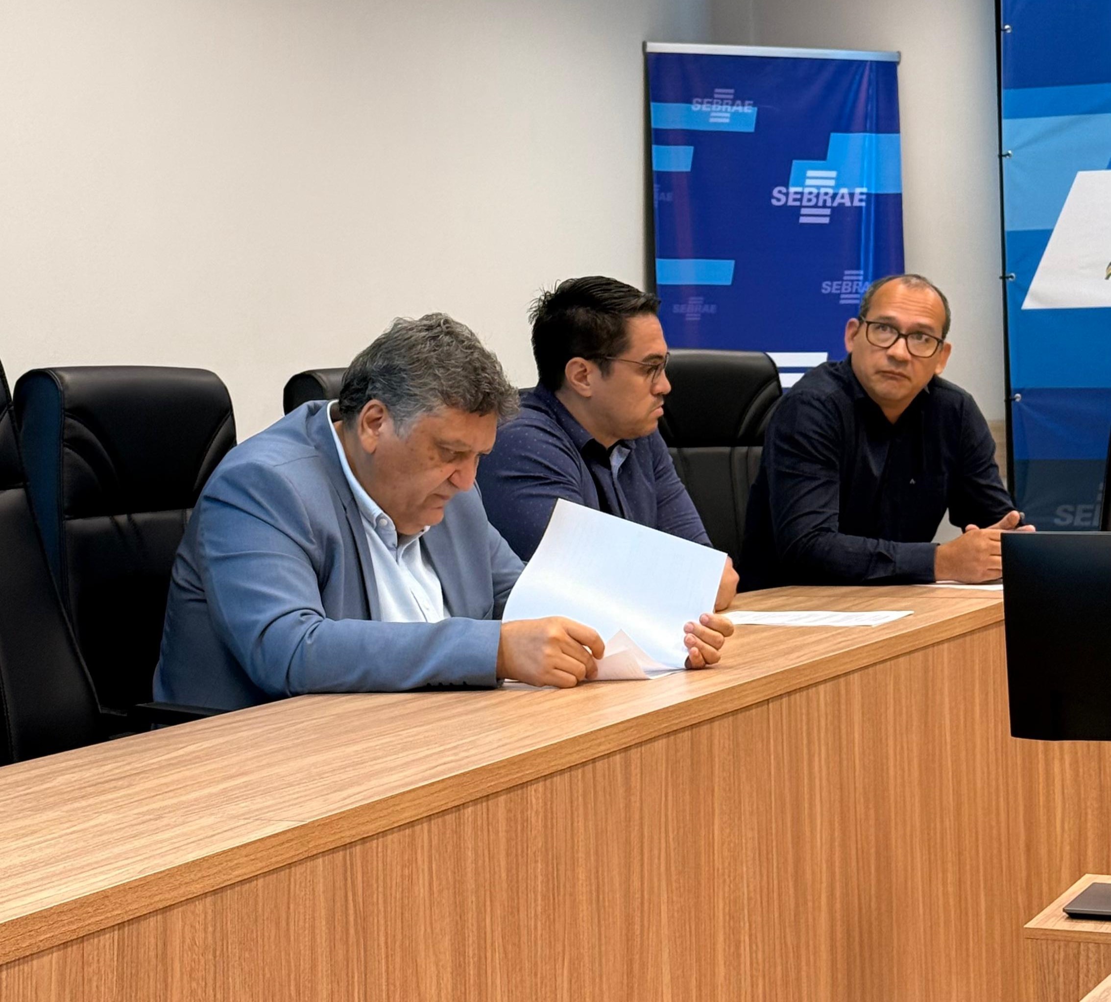 O diretor superintendente do Sebrae em Rond&ocirc;nia, Jos&eacute; Alberto An&iacute;sio, participou da reuni&atilde;o com representantes da Controladoria-Geral da Uni&atilde;o para discutir parcerias voltadas ao fortalecimento da governan&ccedil;a p&uacute;blica no estado.