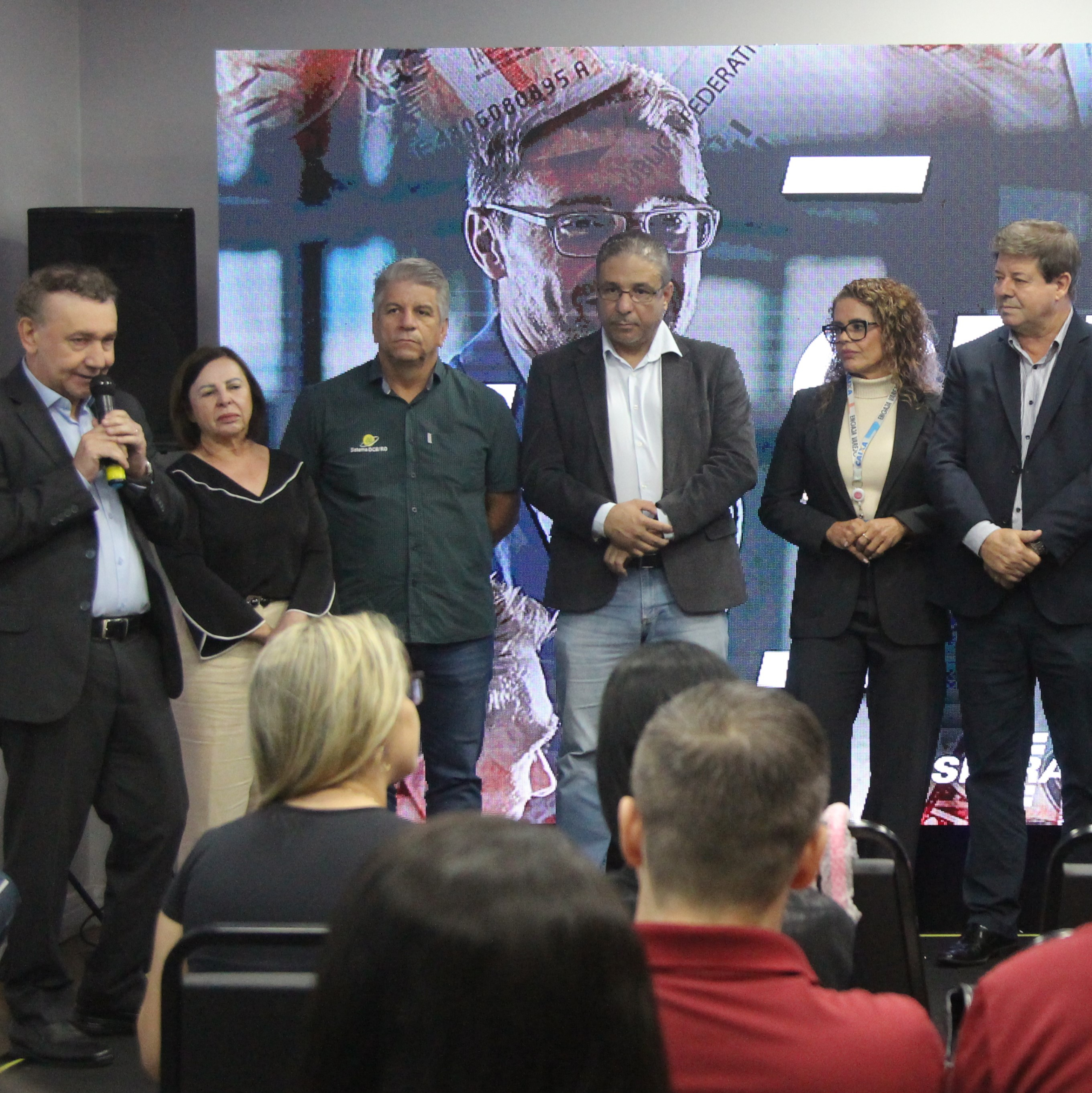 O diretor administrativo e financeiro do Sebrae em Rond&ocirc;nia, Edson Lemos, durante fala no Conecta Cr&eacute;dito 2026.