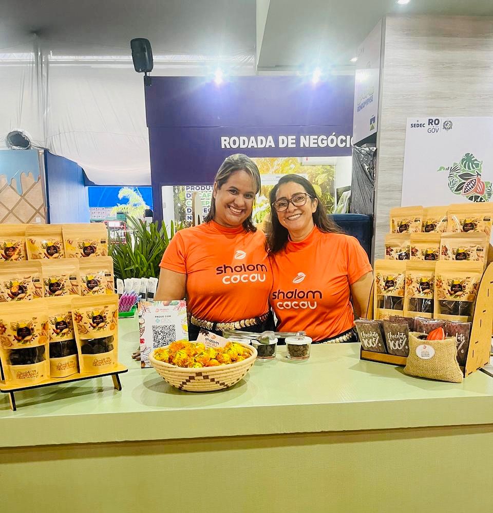 Ao lado da mãe, Neuzeli Mendes, Shalom Mendes transformou o amor pelo cacau amazônico em um negócio marcado por memória, afeto e tradição familiar.