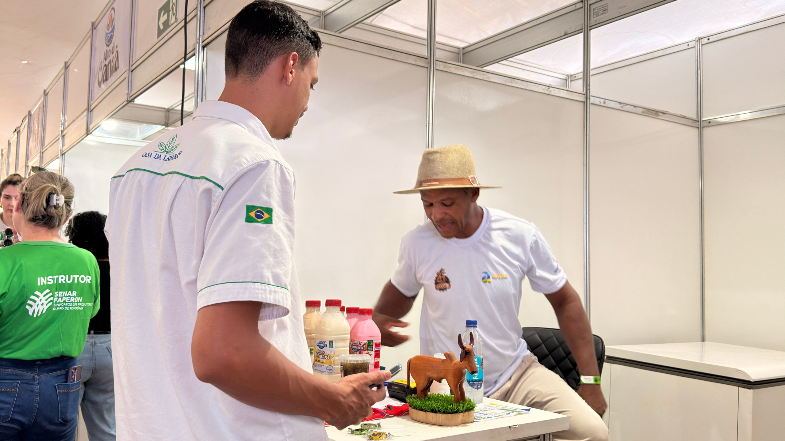 Produtores participaram da palestra “Boas Práticas na Pecuária Leiteira”, realizada durante a programação da Agroari e Expoari 2026.